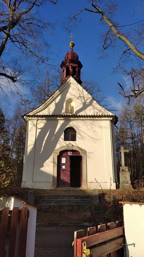 Mala Svata Hora - Penzion & Restaurace Mníšek pod Brdy Exterior foto